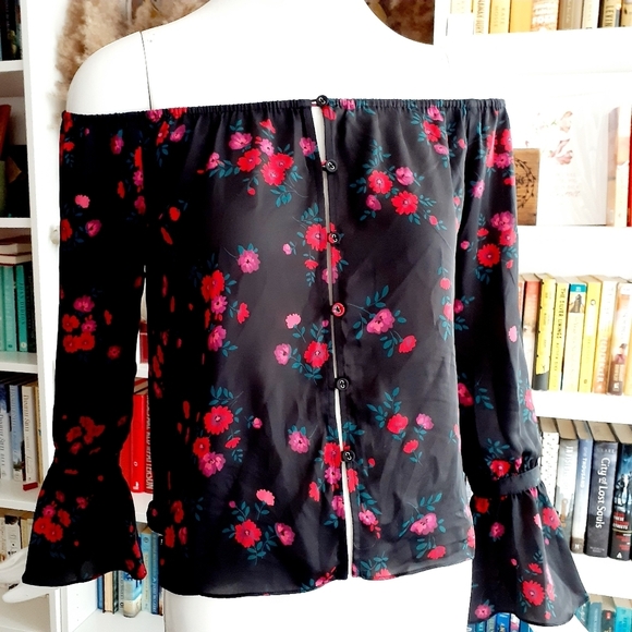 L'Academie Off the Shoulder Blouse - Picture 3 of 11